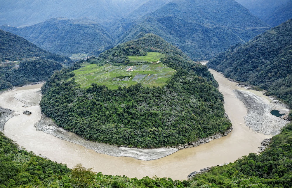 墨脱县果果塘大拐弯.  视觉中国 图