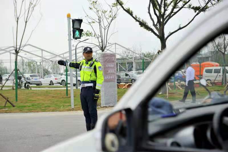 民警安保工作照 崇明警方供图