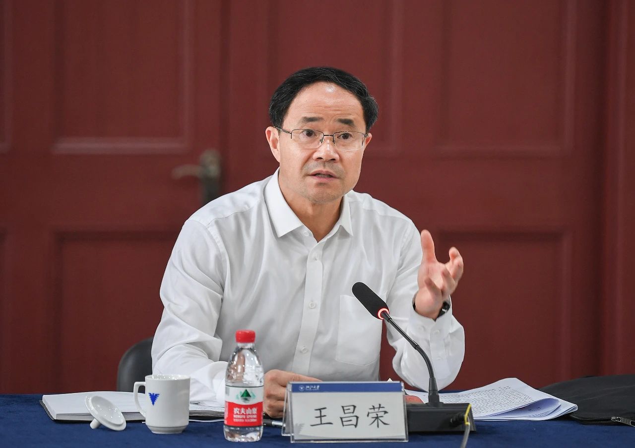 王昌荣在浙江大学之江校区走访调研67为一体推进法治浙江平安浙江