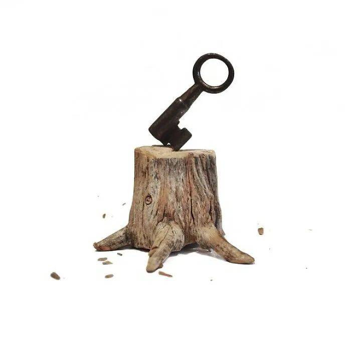 毫不相干的两个物品相结合,形成了讽刺性的插画,创意绝了!