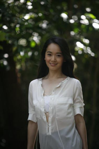 左小青才是尤物姐姐穿深v领纱裙气质惊艳身材我给100个赞