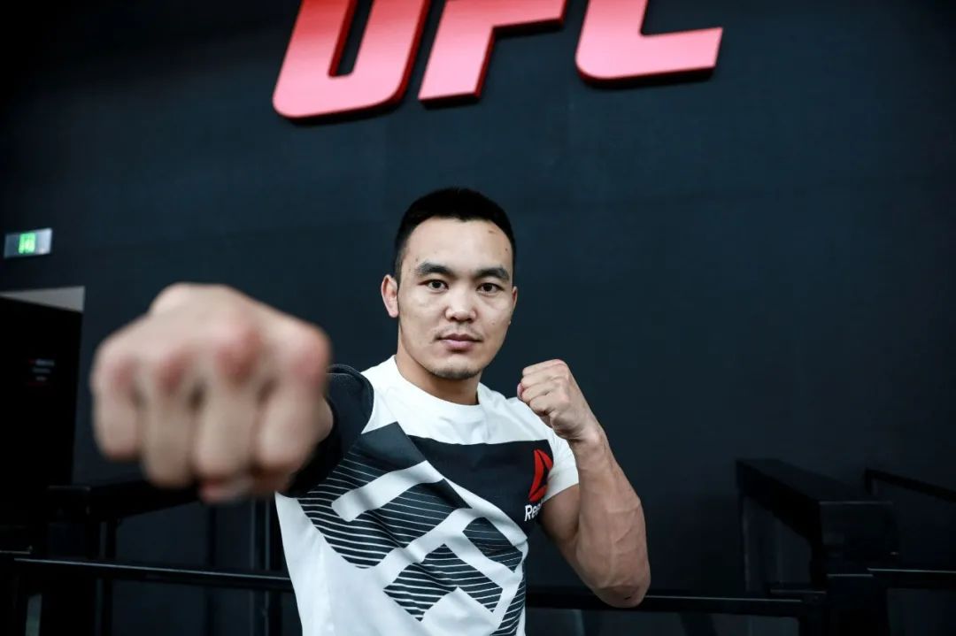 北疆“金刚狼”沙依兰:要打就打最顶尖的|摔跤|新疆|UFC|综合格斗|比赛_新浪体育_新浪新闻
