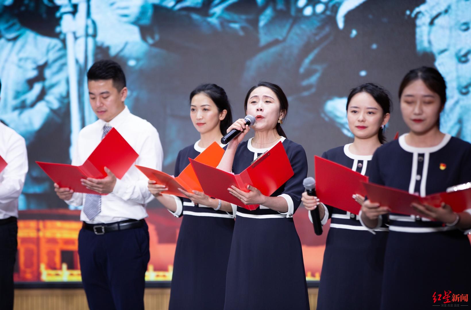 展情怀颂党恩,成都锦江举行教师朗诵比赛