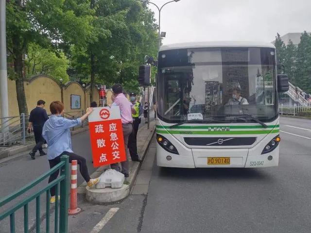 上海地铁15号线桂林路站涌入大量水流,运营延误超3小时,官方情况说明