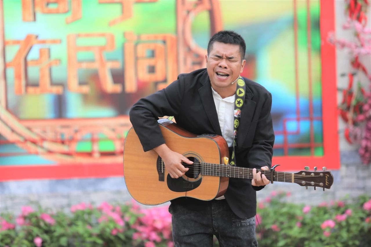 "追梦歌者"吴恩师,有着一副"被上帝亲吻过的嗓子".