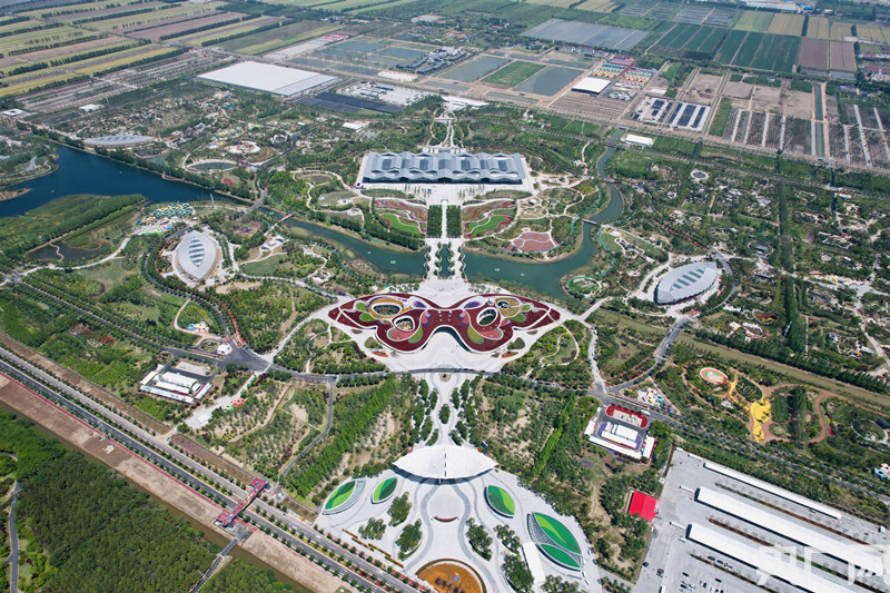 海上花岛盛装迎客第十届中国花卉博览会在上海崇明开幕