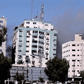 驻有美联社、半岛电视台的大楼被以军空袭摧毁