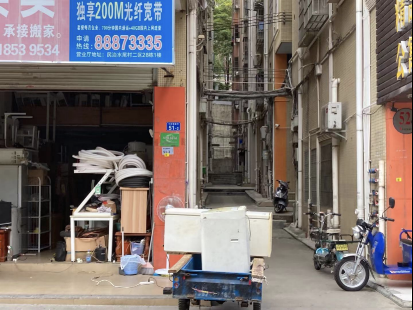 成都一电梯内电瓶车爆燃致5人受伤！记者调查深圳电单车安全充电情况休闲区蓝鸢梦想 - Www.slyday.coM