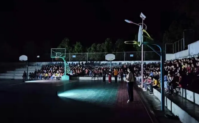 揪心!青海7.4级云南6.4级地震,已致30人死伤!亲历者:1家10多口刚逃出房就塌了休闲区蓝鸢梦想 - Www.slyday.coM