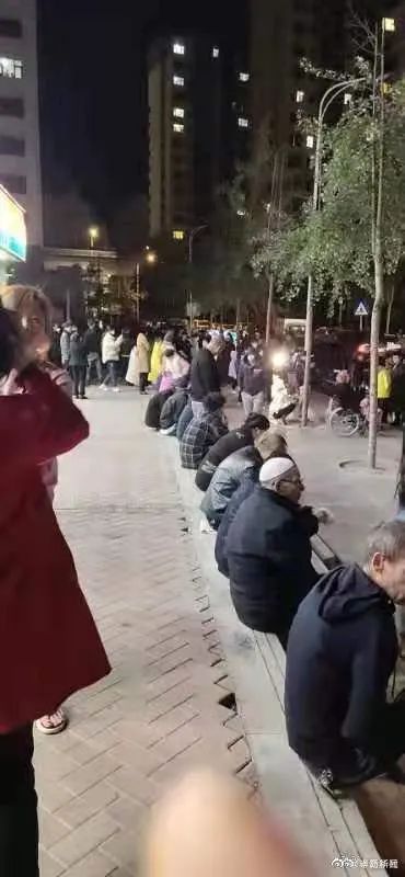 一家十几口刚逃出房就塌了！深夜突发地震：青海7.4级，云南6.4级！刚刚，陕西又发生地震休闲区蓝鸢梦想 - Www.slyday.coM