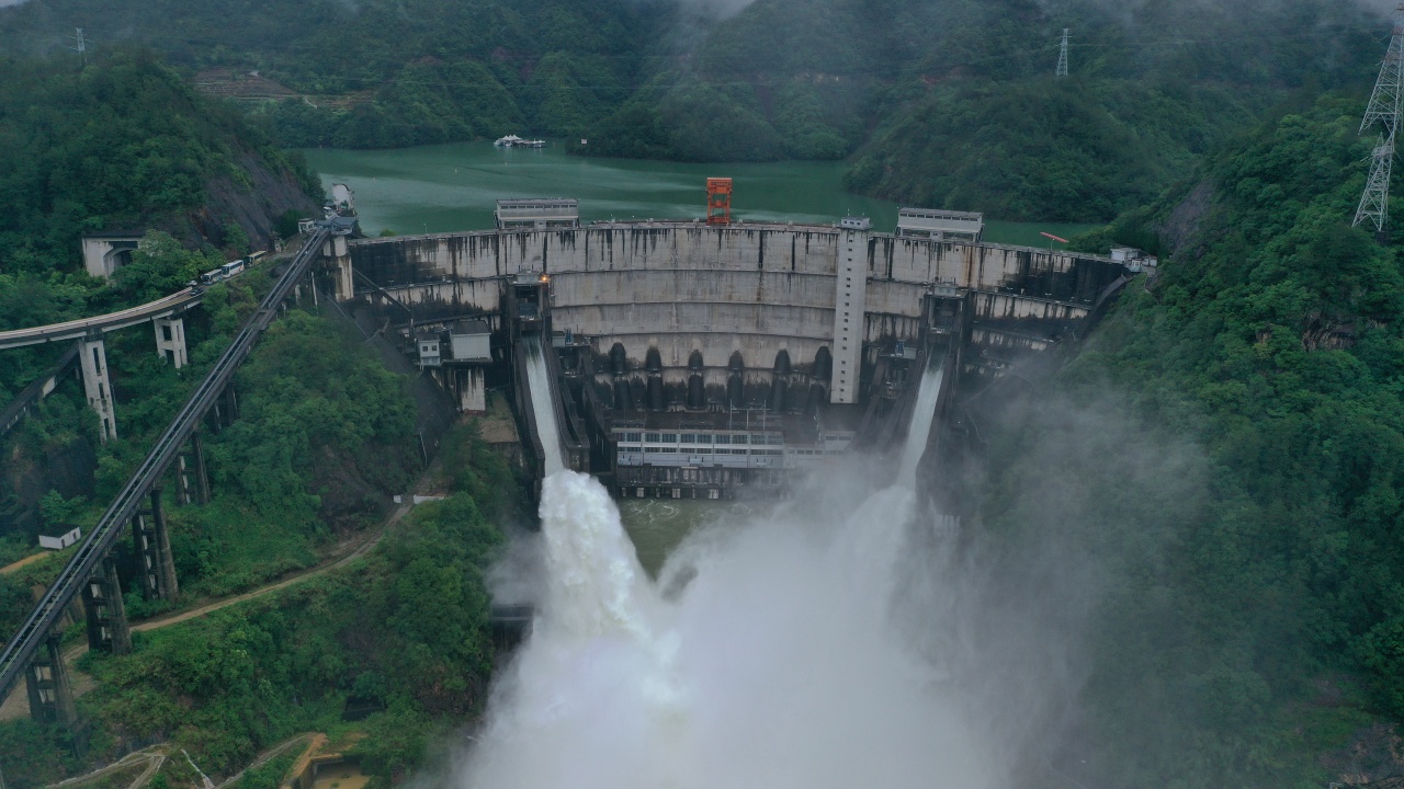 视频2021年首次紧水滩水库开闸泄洪