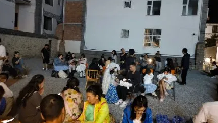揪心!青海7.4级云南6.4级地震,已致30人死伤!亲历者:1家10多口刚逃出房就塌了休闲区蓝鸢梦想 - Www.slyday.coM