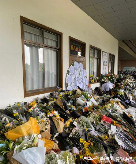 送别袁隆平的路上，群众自发举动太好哭：免费接送、免费送花、免费口罩…休闲区蓝鸢梦想 - Www.slyday.coM