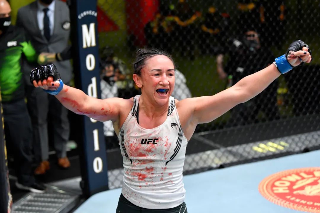 闫晓楠在ufc首遭失利,沙依兰首秀告负
