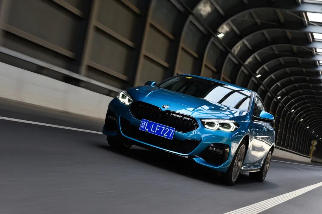 20来万买进口宝马,280牛·米 无框车门,太拉风了吧!-新浪汽车