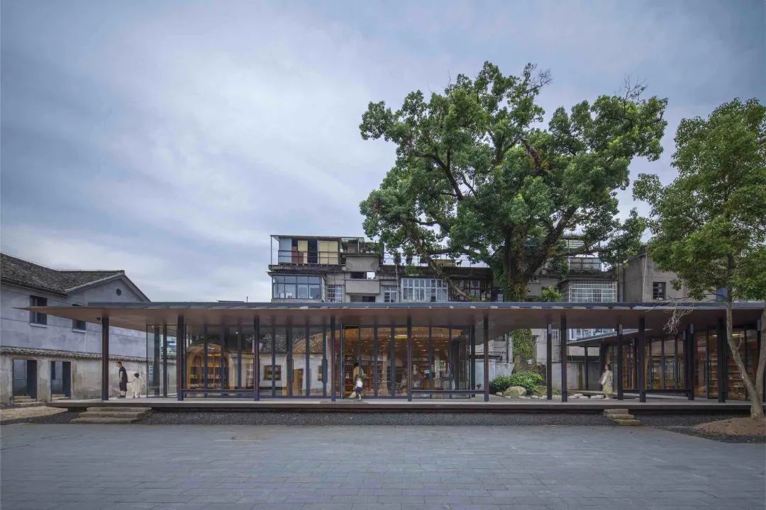 文里·松阳三庙文化交流中心,浙江丽水松阳县,2020年。© 刘家琨/家琨建筑
