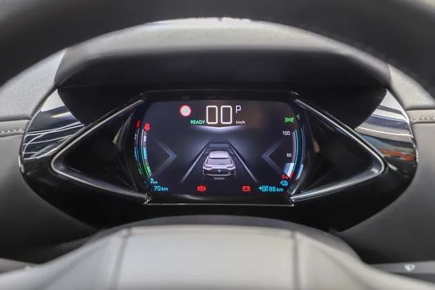 每日新闻零百加速迫近1秒特斯拉roadster2实车亮相