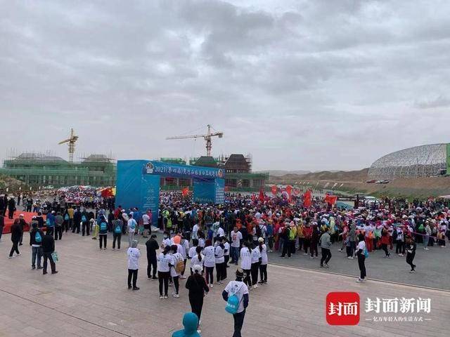 白银越野赛参赛者讲述救人细节:带人钻进峡谷躲过4小时冻雨大风,遗憾只救回一人休闲区蓝鸢梦想 - Www.slyday.coM