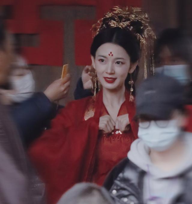 陈瑶新剧路透曝光，一身红衣好惊艳，换了个造型差点没认出来休闲区蓝鸢梦想 - Www.slyday.coM