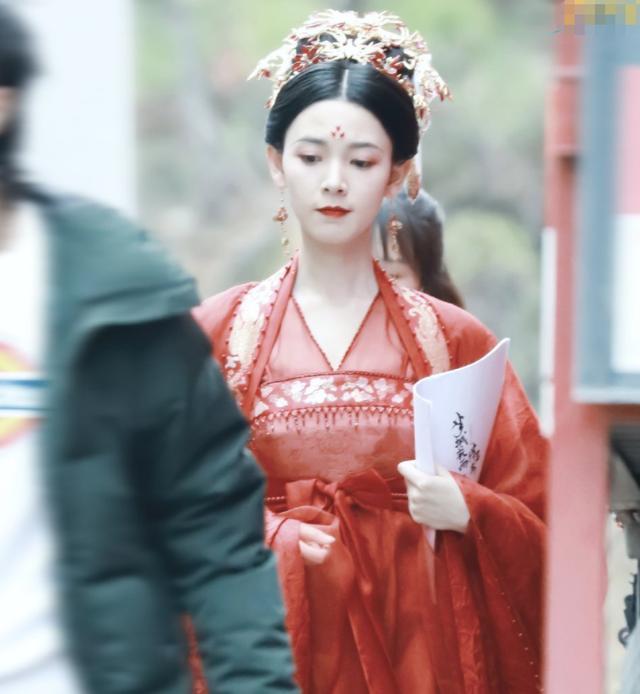 陈瑶新剧路透曝光，一身红衣好惊艳，换了个造型差点没认出来休闲区蓝鸢梦想 - Www.slyday.coM
