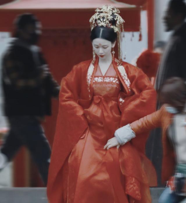 陈瑶新剧路透曝光，一身红衣好惊艳，换了个造型差点没认出来休闲区蓝鸢梦想 - Www.slyday.coM