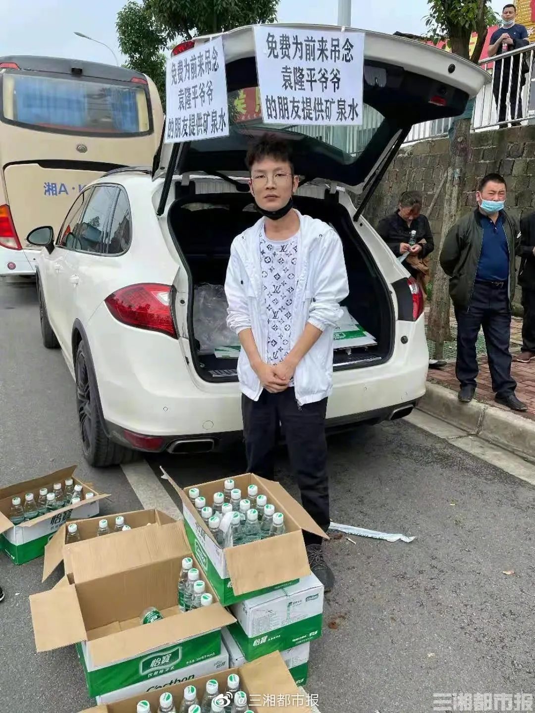 袁隆平走了袁隆平星依然闪耀……来源 | 三湘都市报 新华社 人民日报