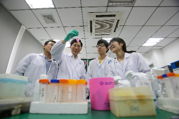 为让国人用上中国科学家研制的好药，他在科研路上日夜兼程 ｜百年初心奋斗者休闲区蓝鸢梦想 - Www.slyday.coM