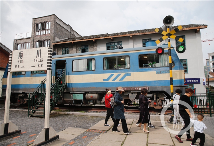沿着高速看中国重庆丨穿过乡村美景体验南川老城旧时光
