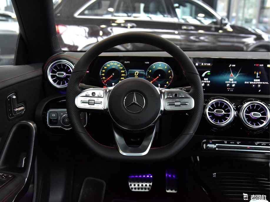 奔驰cla级 2021款 cla 200 轿跑车内饰设计凸显了不错的豪华感,无论是