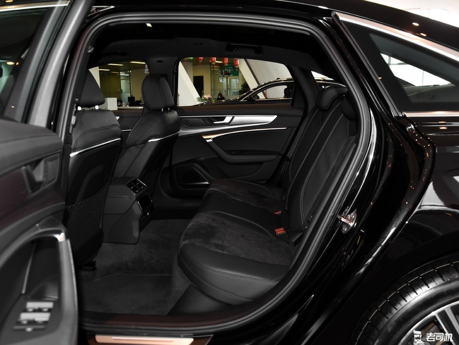 当老大哥遇到quattro小哥带你一起看奥迪a6l