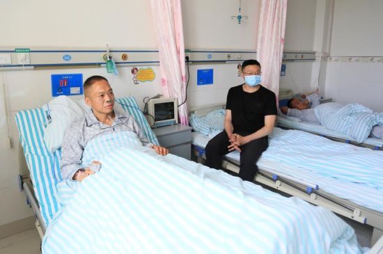 【商报】甘肃山地马拉松伤者在当地医院接受治疗休闲区蓝鸢梦想 - Www.slyday.coM