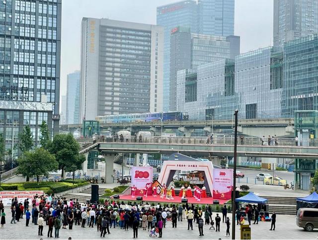 我为群众办实事两江新区金山街道百姓大舞台投用