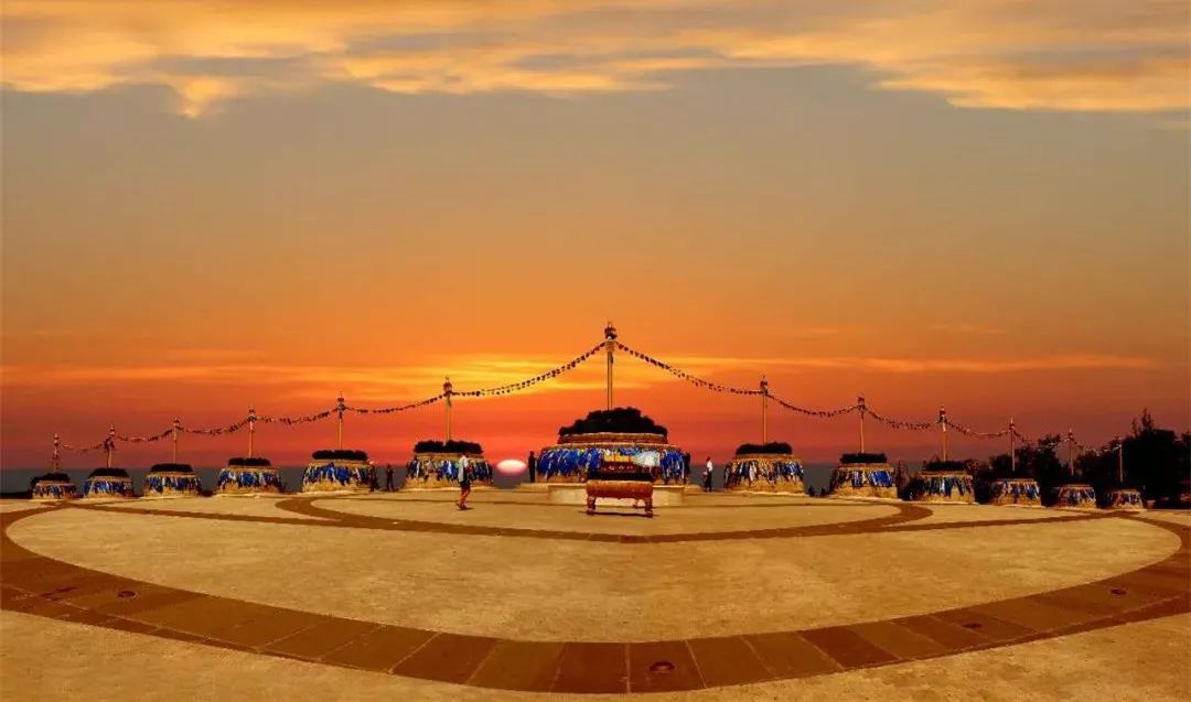 敖包是相会的地方吗?走近锡林浩特额尔敦敖包,来一场穿越之旅|敖包相