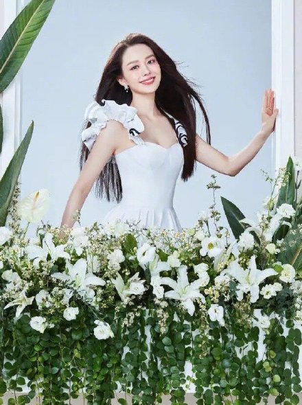 郎朗老婆吉娜产后时尚大片曝光风格多变状态极佳