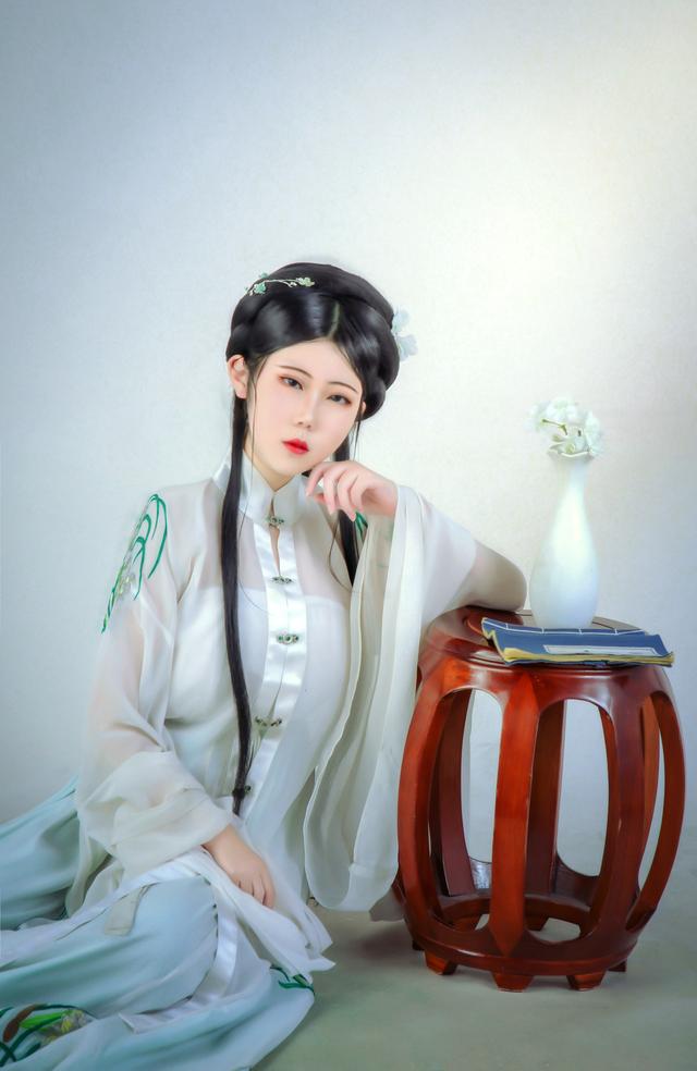 白蛇缘起古风妆造白蛇cosplay