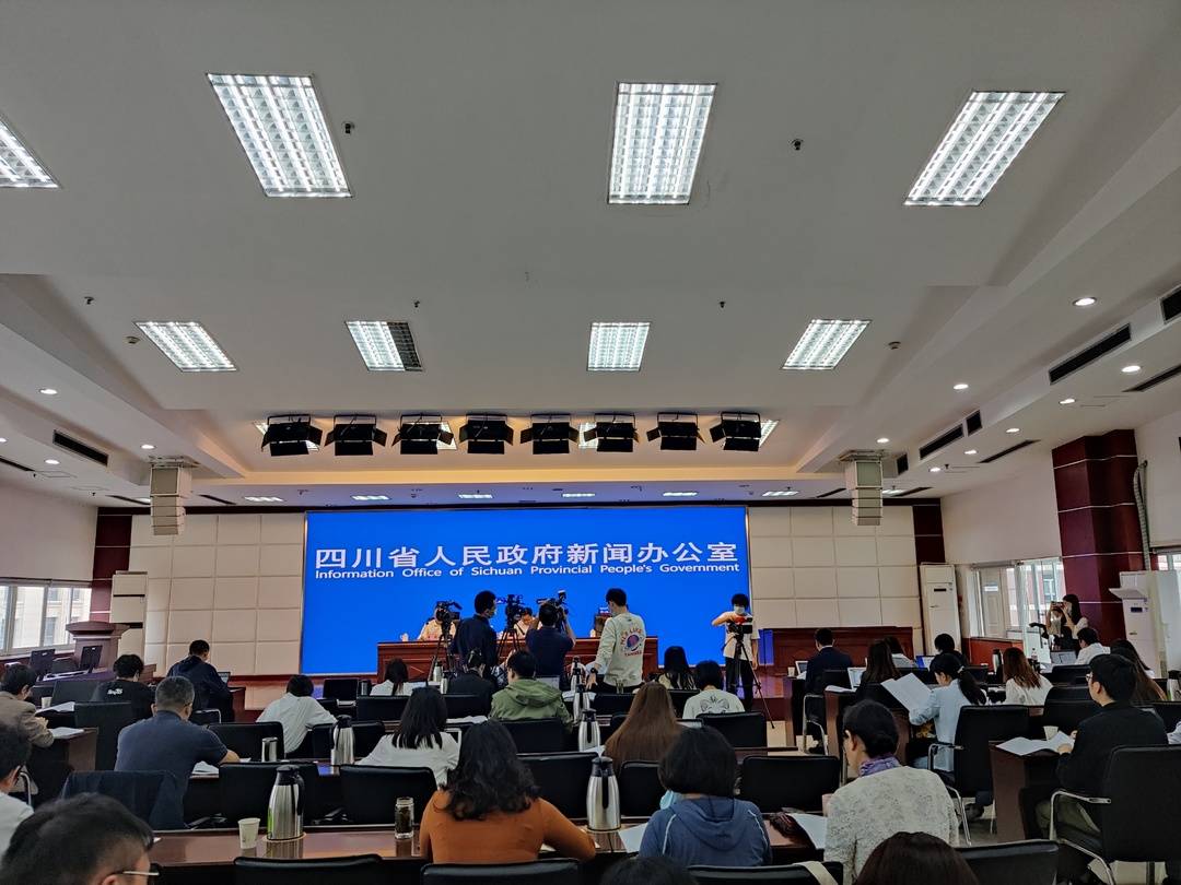 四川的人口_广安管辖的一个川东交通枢纽,发展势头强劲的县城,人口将近百万