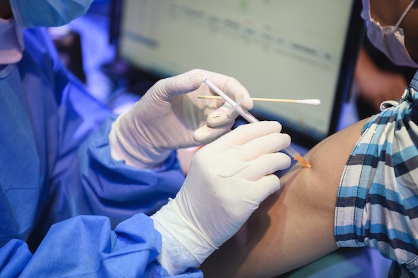 6月9日后不能再接种新冠疫苗第一针？接种疫苗不再免费？专家回应：不实！休闲区蓝鸢梦想 - Www.slyday.coM