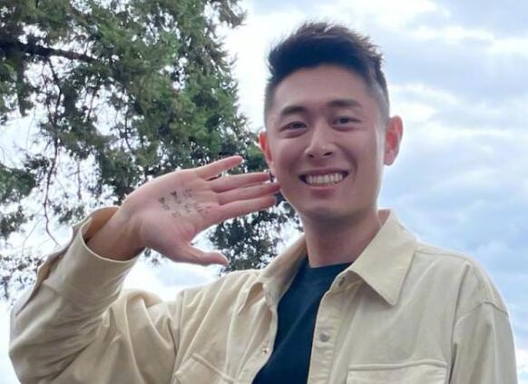 张嘉倪买超庆领证6周年 夫妻俩互唱情歌表白超浪漫|张嘉倪|买超|情歌