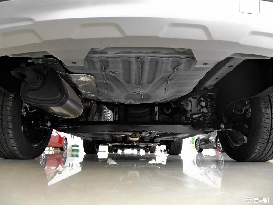 价格亲民实用性高小哥带你一起看荣威rx3