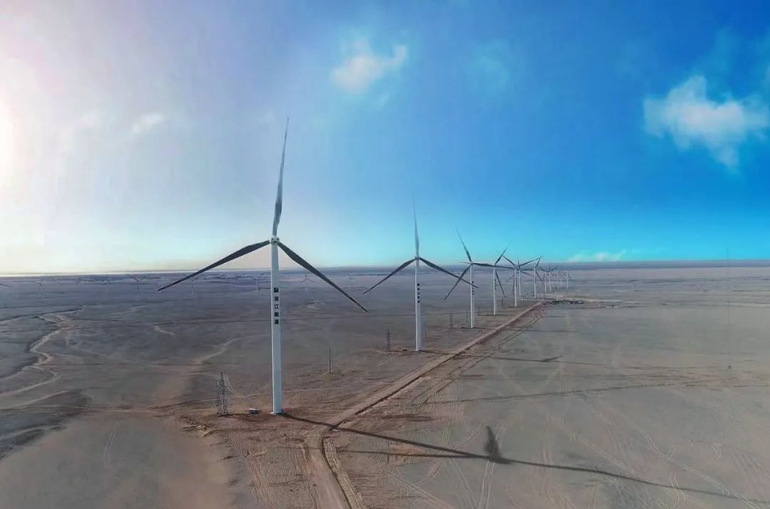 坐落在海拔3000米高的青海省海西州锡铁山新能源基地的浙能海西汇汇