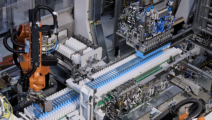 宝马加快推进电气化产品落地，纯电动iX和i4的电驱系统生产正式生产
