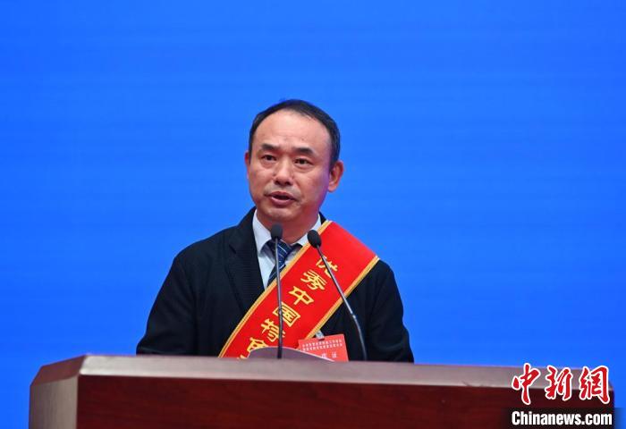 奥士康科技股份有限公司董事长程涌作为第四届湖南省“优秀中国特色社会主义事业建设者”代表发言。　张国强 摄