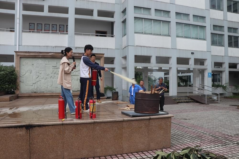 越城:大队走进元培中学分部开展消防安全培训