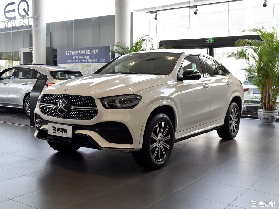 进口品质高颜值小哥带你一起看奔驰gle轿跑suv