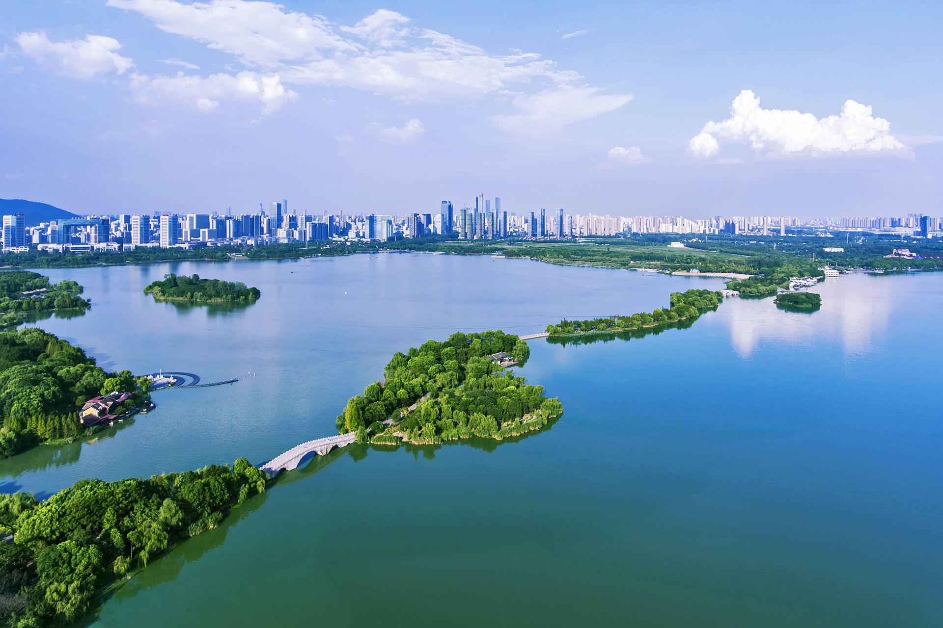 最美湖湾 逐浪前行——江苏无锡滨湖区高质量发展启示录|无锡市|太湖_新浪新闻