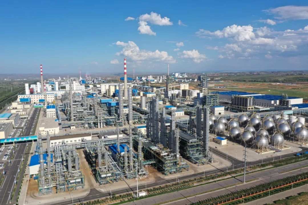 资料图片:这是鄂尔多斯市大路工业园区一景.(新华社)