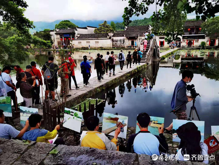 在宏村写生基地,写生的学生真不少