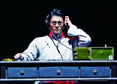 舞台上的"李侠"入党了