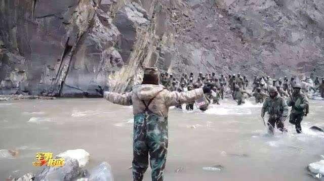 “英雄团长”祁发宝再次公开亮相，头上伤痕明显休闲区蓝鸢梦想 - Www.slyday.coM