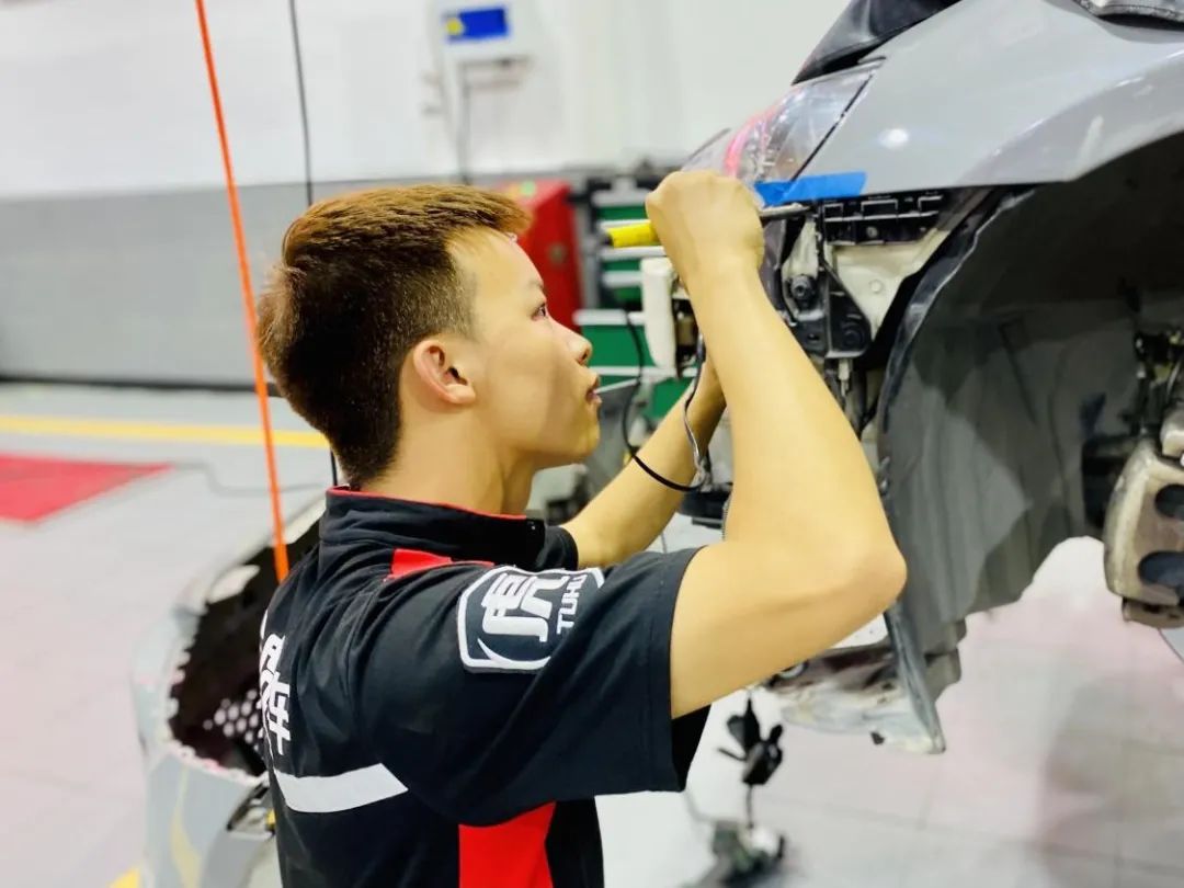 五一致敬劳动者途虎汽车技师客户认可是最大的成就感来源